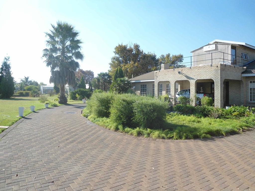 Robin Nest Guest House Newcastle Exterior photo